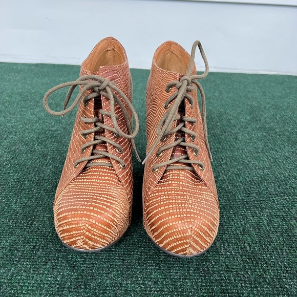 Jeffrey Campbell / Havana Last wedge, lace-up booties size 9 - Picture 2 of 4